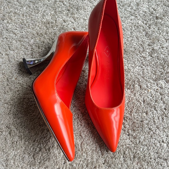 Katy Perry Orange Heels with Sculpted Silver Heel — New Without Tags - Picture 3 of 6